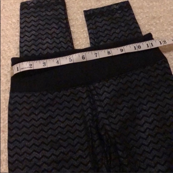 💕NWOT SO SIZE XS SHIMMER CHEVRON LEGGING - Picture 7 of 10